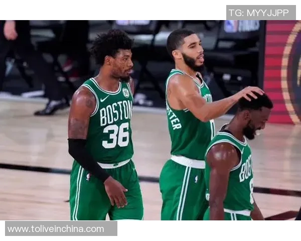 杰伦-布朗全场25投11中，得到26分2篮板4助攻1抢断1封盖